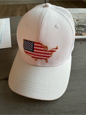 Unisex White Baseball Cap with American Flag Patche